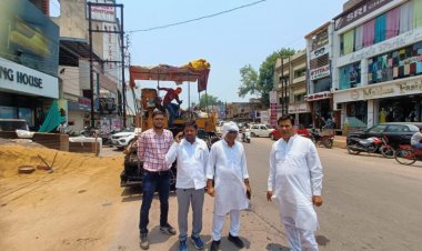 डामरीकरण कार्य का महापौर ने किया आकस्मिक निरीक्षण,स्लोप मेंटेन पर ध्यान देने दिया जोर