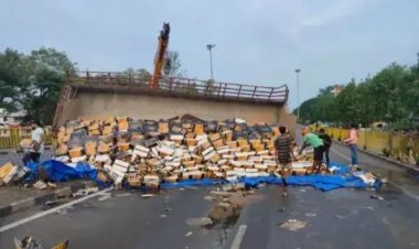 राजनांदगांव  जिले में जीई रोड नेशनल हाईवे पर बीयर से भरी एक ट्रक पलट गई, जिससे हाईवे पर जाम लग गया