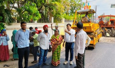 महापौर धीरज बाकलीवाल ने 10 लाख की लागत से बन रहे डामरीकरण सड़क का निरीक्षण  किया