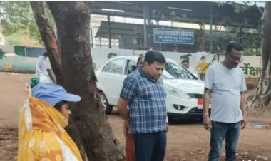 कमिश्नर के शहर दौरा के दौरान:नाली में कचरा डालने वाले कलकत्ता स्वीट्स,को देना पड़ा जुर्माना