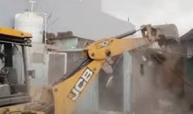 कांड में शामिल आरोपी के घर पर बुलडोजर चला दिया गया