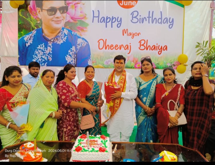 44 डिग्री तापमान के बाद भी महापौर धीरज बाकलीवाल को जन्मदिन की शुभकामनाएं देने पहुँचे लोग ,विधायक, पूर्व मंत्री,पूर्व विधायक सहित कांग्रेस व भाजपा के कई नेताओं ने धीरज बाकलीवाल को दी बधाई