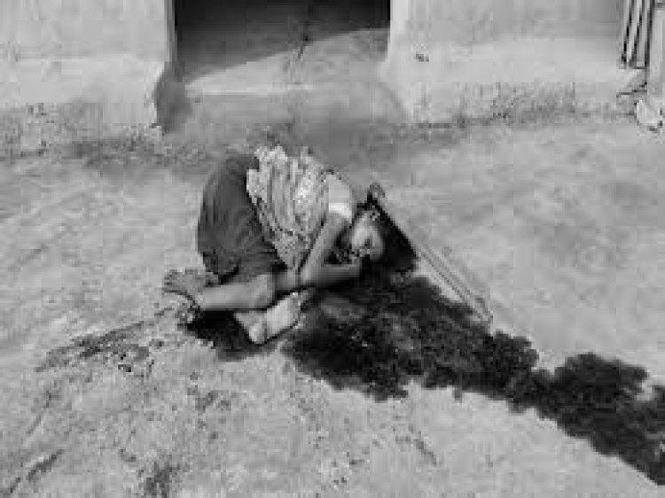 छत्तीसगढ़ के मनेंद्रगढ़-भरतपुर-सोनहत जिले में एक व्यक्ति ने अपनी पत्नी के दोनों पैर काट दिए, फिर सिर पर कुल्हाड़ी मारकर हत्या कर दी