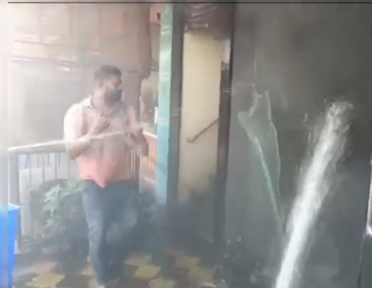 दुर्ग जिला के जुनवानी में एक बर्गर कॉर्नर शॉप में आगजनी की घटना, मचा हड़कंप
