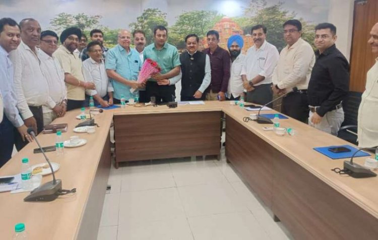 टीम कैट ने राज्य जीएसटी कमिश्नर से मुलाकात कर जीएसटी से सम्बधित नोटिस एवं ई-वे बिल से संबधित सुझाव का ज्ञापन सौपा - अमर पारवानी