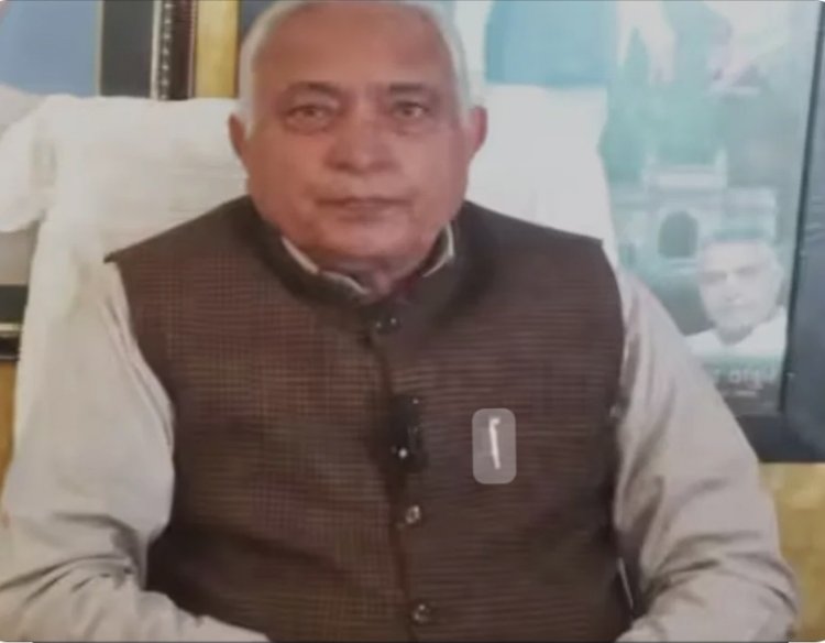 जेडीयू नेता और सीतामढ़ी के सांसद देवेश चंद्र ठाकुर का बड़ा बयान आया है - यादवों और मुसलमानों का काम अब नहीं करेंगे क्योंकि उन्होंने वोट नहीं दिया