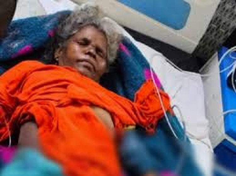 छत्तीसगढ़ के बीजापुर जिले में प्रेशर IED की चपेट में आने से एक बुजुर्ग महिला जख्मी हो गई