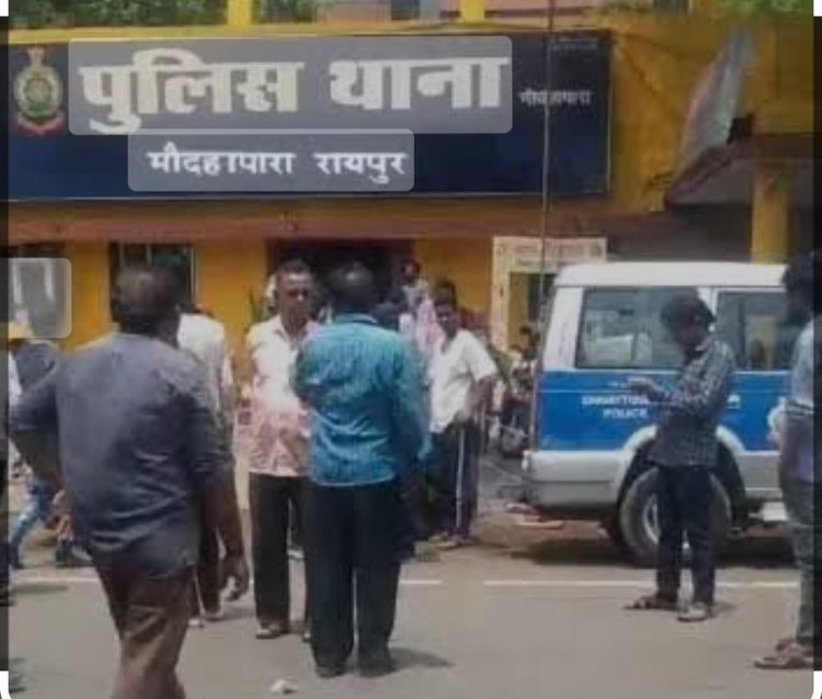 छत्तीसगढ़ की राजधानी रायपुर मे बदमाशों के हौसले बुलंद,थाने के करीब ब्लेड से हमला