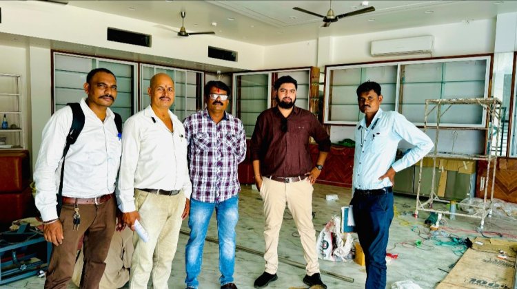निगम की टीम ने संपत्ति की जांच कर लोगों को टैक्स जमा करने को कहा,राजस्व अमला द्वारा 21 लाख की वसूली की