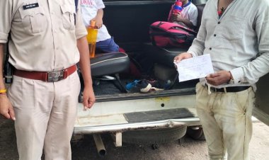 आज लगातार दूसरे दिन यातायात पुलिस एवं परिवहन विभाग द्वारा नियम का अव्हेलना कर स्कूली बच्चो को परिवहन करने वाले ऑटो/वैन पर की गई कार्यवाही