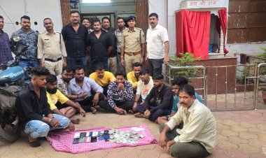 भिलाई के खुर्सीपार में मेडीकल दुकान के ऊपरी मंजिल पर जुआ खेलते 10 आरोपी गिरफ्तार,नये धाराएँ के अंतर्गत की गई कार्यवाही