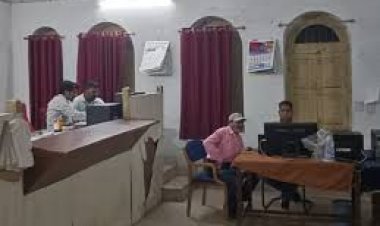 छत्तीसगढ़ के धमतरी जिले में ACB की टीम ने रिश्वत लेते तहसीलदार खीरसागर बघेल को रंगेहाथों पकड़ा