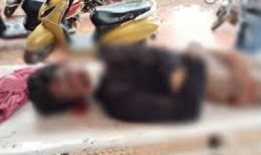 राजधानी रायपुर में  को एक तेज रफ्तार बाइक खड़ी बोलेरो से टकरा गई