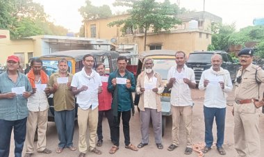 यातायात पुलिस दुर्ग द्वारा नियमों का पालन न करने वाले ऑटो चालको के विरूद्ध कार्यवाही की गई