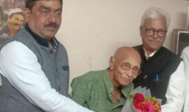 छत्तीसगढ़ फिल्मों के वरिष्ठ कलाकार शिवकुमार दीपक का निधन,सभापति राजेश यादव ने जताया शोक