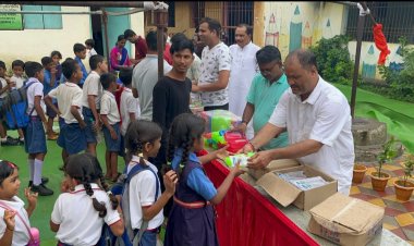 स्कूली बच्चों के लिए जिले में पहला न्योता भोजन जन समर्पण सेवा सँस्था ने कराया