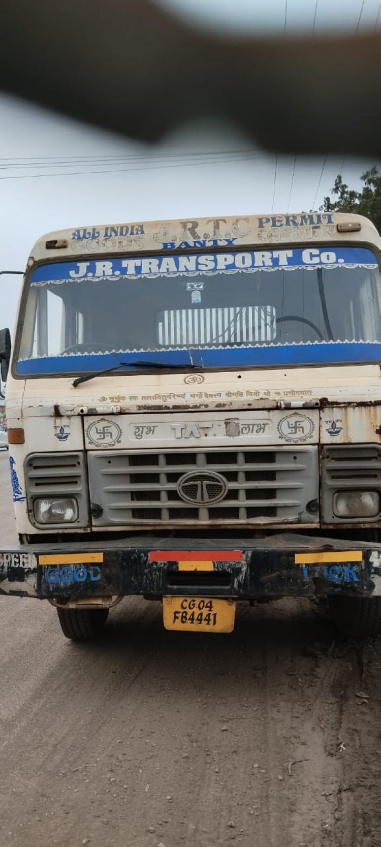 जामुल पुलिस के टीम द्वारा चोरी गये एंगल, चैनल से भरा ट्रेलर ट्रक को चंद घंटों में खोज निकालने में मिली सफलता आरोपी ट्रक छोड़कर हुआ फरार