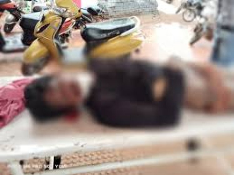 राजधानी रायपुर में को एक तेज रफ्तार बाइक खड़ी बोलेरो से टकरा गई