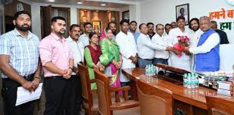 मुख्यमंत्री साय से जिला सतनामी सेवा समिति के प्रतिनिधि मंडल ने की सौजन्य मुलाक़ात