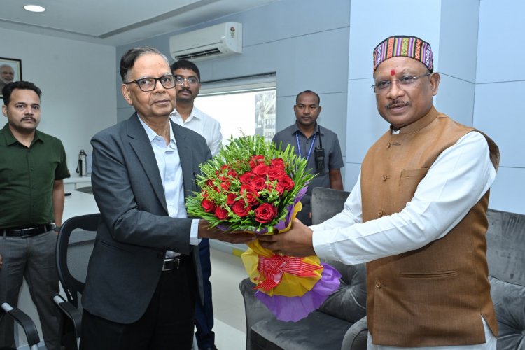 मुख्यमंत्री श्री विष्णु देव साय से 16वें वित्त आयोग के अध्यक्ष अरविंद