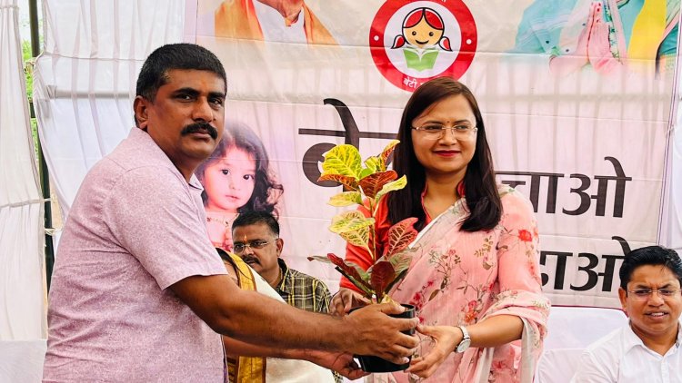 बेटी बचाओ बेटी पढ़ाओ के तहत बेटियों के नाम पर वृक्षारोपण सेल्फी विथ लाडो व सेल्फी विथ मां का आयोजन