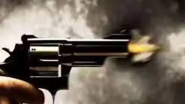 रायपुर में कोयला कारोबारी पर गोली चलाई गई है। बताया जा रहा है कि 2 बार फायरिंग की गई