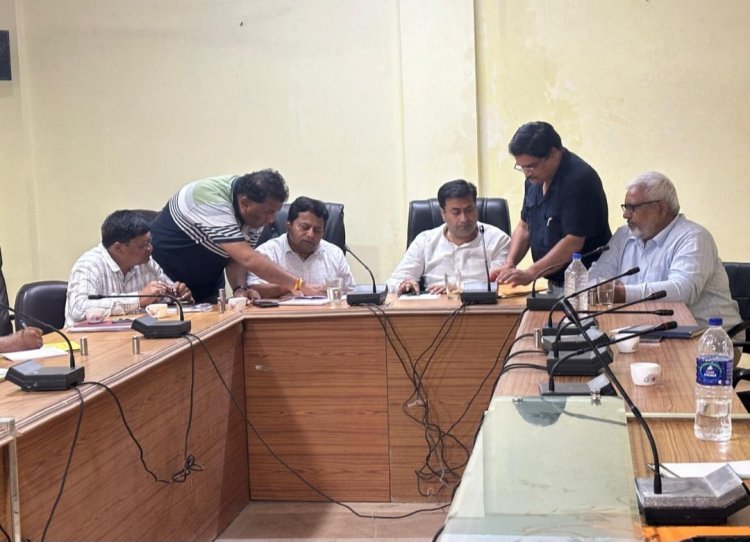 महापौर एवं आयुक्त ने दिए निर्देश,मानसून को दृष्टिगत रखते हुए बाढ़ एवं आपदा की स्थिति में सभी इंजीनियर रहें अलर्ट