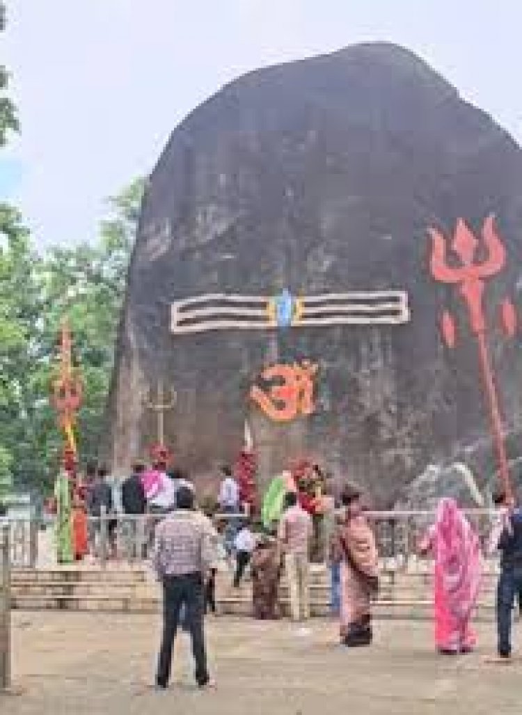 छत्तीसगढ़ के गरियाबंद मुख्यालय से महज 3 किलोमीटर की दूरी पर भूतेश्वर महादेव स्थित
