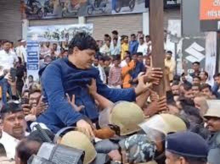 रायपुर मेयर एजाज ढेबर पर हुई FIR, पुलिस से गाली-गलौच और मारपीट का आरोप