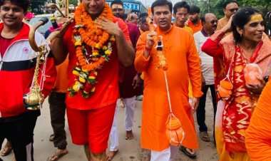 विधायक देवेंद्र यादव के भव्य कांवड़ यात्रा में शामिल हूए महापौर धीरज बाकलीवाल