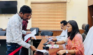 जनदर्शन में आज 149 आवेदन प्राप्त हुए,जनदर्शन के दौरान दिव्यांग छात्रा को क्लब फूट हेतु 25 हजार रूपए का मिला चेक