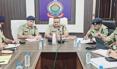 पुलिस महानिरीक्षक दुर्ग रेंज राम गोपाल गर्ग ने स्वतंत्रता दिवस की तैयारी एवं सुरक्षा व्यवस्था की ली समीक्षा बैठक