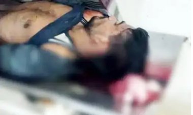 छत्तीसगढ़ के रायगढ़ में पिकअप चालक पर उसके ही साथी खलासी ने कुल्हाड़ी से हमला कर उतारा मौत के घाट