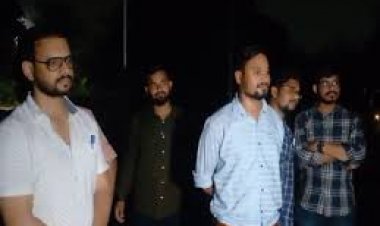 कांग्रेस पार्षद सुभद्रा सिंह के बेटे रॉबिन सिंह और उसके दोस्त भास्कर दुबे ने निगम के जोन 5 कार्यालय में जमकर हंगामा किया