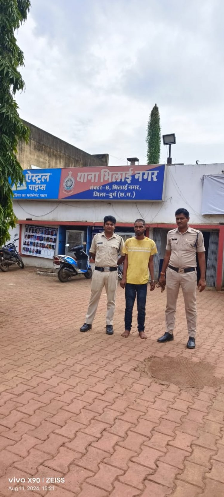 दुर्ग जिले के थाना भिलाई नगर क्षेत्र स्थित बजरंग चौंक रूआबांधा में घर घुसकर हत्या का प्रयास करने वाले आरोपी आदतन बदमाश गिरफ्तार
