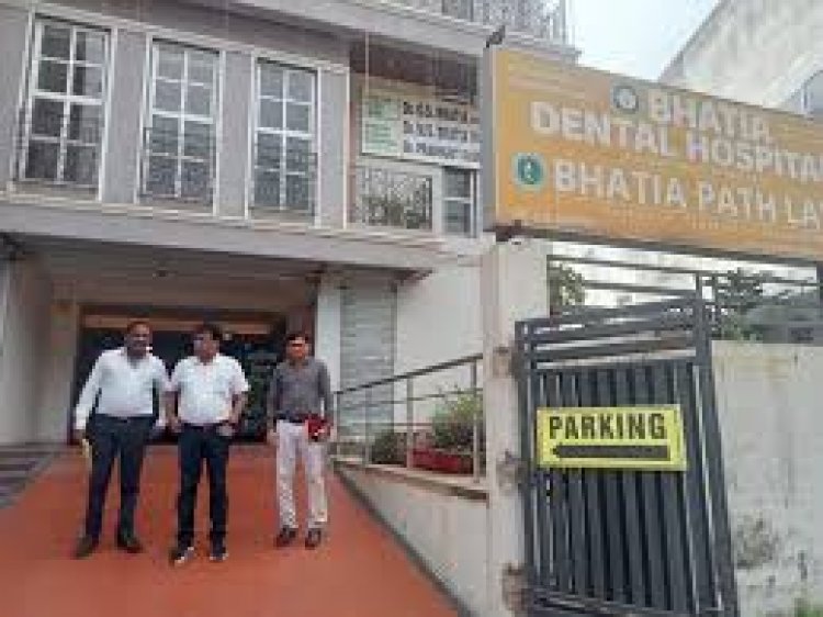 स्वास्थ्य विभाग की टीम ने बिना नियम के संचालित 4 अस्पतालों को तत्काल बंद करने का निर्देश दिया