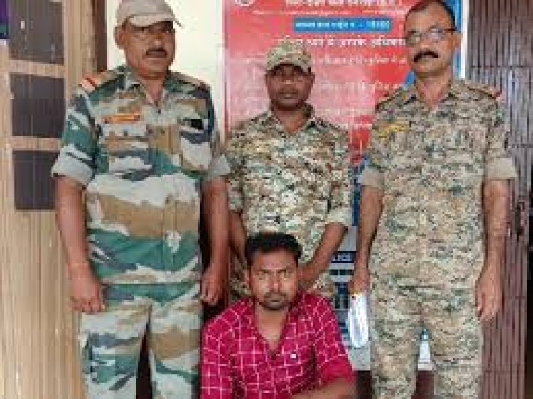 छत्तीसगढ़ दंतेवाड़ा जिले में एक युवक ने नाबालिग लड़की के साथ छेड़छाड़ की और अश्लील इशारे किए