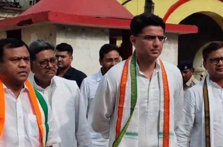 छत्तीसगढ कांग्रेस प्रभारी सचिन पायलट रायपुर के केंद्रीय जेल में बंद विधायक देवेंद्र यादव से मुलाकात करने पहुंचे
