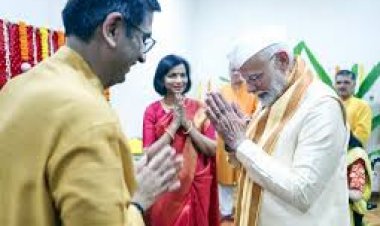 प्रधानमंत्री मोदी बुधवार शाम चीफ जस्टिस ऑफ इंडिया (CJI) डीवाई चंद्रचूड़ के घर गणेश पूजा में शामिल हुए