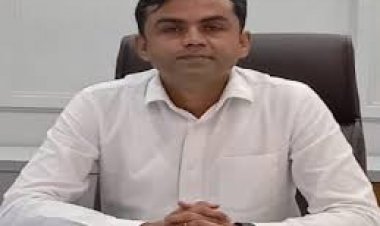 नगर निगम भिलाई के आयुक्त देवेश ध्रुव के तबादले के बाद दुर्ग के ADM बजरंग दुबे को भिलाई का नया आयुक्त बनाया गया