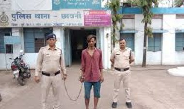 भिलाई के छावनी थाना क्षेत्र के कैंप-1 में रविवार देर रात दो गुटों में जमकर मारपीट हुई