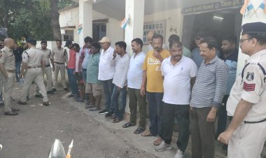 थाना भिलाई 03 पुलिस की जुआ के विरुद्ध बड़ी एवं सफल कार्यवाही,लंबे समय से चल रहे जुआ के अवैध कारोबार का किया गया भांठाफोड़