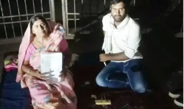 छत्तीसगढ़ के गरियाबंद जिले में गांधी जयंती के दिन छोटे बेटे के साथ बहू के खिलाफ आमरण अनशन पर बैठी सास