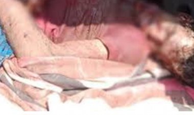 धरसींवा के निनवा गांव में एक 55 साल के बुजुर्ग ने देवता के सामने ही अपनी गर्दन काटकर बलि दे दी.