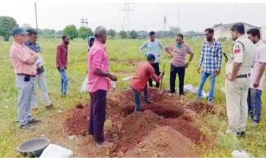 भिलाई में फिर एक बार निजी अस्पताल की लापरवाही का मामला सामने आया,सड़क हादसे में घायल मासूम की इलाज के दौरान मौत, बिना पीएम कराए परिजनों को सौंपा शव, पुलिस ने कब्र खोदकर बच्चे का निकाला शव