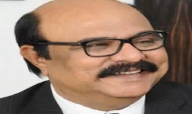 भिलाई शहर के प्रतिष्ठित शिशु रोग विशेषज्ञ डॉ. एम.के. खंडूजा को हाल ही में सुपेला पुलिस ने करोड़ों की धोखाधड़ी के मामले में गिरफ्तार किया