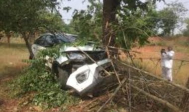 आंदोलन में शामिल होने जा रहे शिक्षक हुए हादसे का शिकार, पेड़ से टकराई कार, 6 घायल