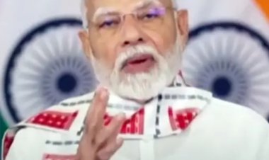 प्रधानमंत्री नरेंद्र मोदी ने मंगलवार को देश के 40 जगहों पर आयोजित रोजगार मेले में 51 हजार युवाओं को जॉइनिंग लेटर बांटे