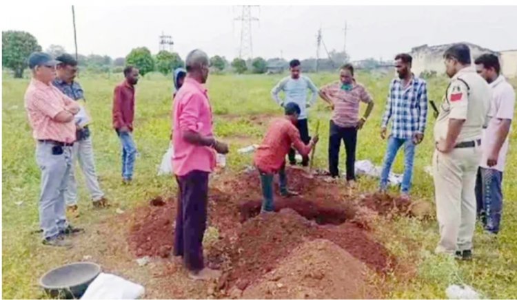 भिलाई में फिर एक बार निजी अस्पताल की लापरवाही का मामला सामने आया,सड़क हादसे में घायल मासूम की इलाज के दौरान मौत, बिना पीएम कराए परिजनों को सौंपा शव, पुलिस ने कब्र खोदकर बच्चे का निकाला शव