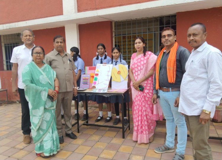 आज स्वामी आत्मानंद गवर्नमेंट इंग्लिश मीडियम स्कूल दीपक नगर में शिक्षक पालक बैठक, मेगा पीटीएम का हुआ आयोजन